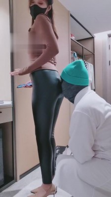 【若依】圣水骚尿给姐夫煮面吃 bf2972_HD绳艺资源