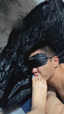 【美芽】贱狗舔完脏鞋还要喝圣水-圣水洗浴 bf3091_HD绳艺资源