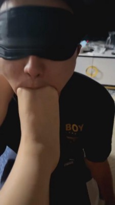 图片[2]_【美芽】贱狗舔完脏鞋还要喝圣水-圣水洗浴 bf3091_HD绳艺资源