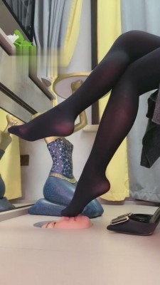 图片[2]_【歌迪丝】三婶吃鞋底-无底线超贱 bf3102_HD绳艺资源