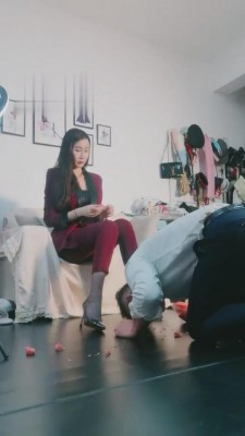 【微希】女Boss艺术训练男下属强迫吃圣水泡面 bf2954_HD绳艺资源