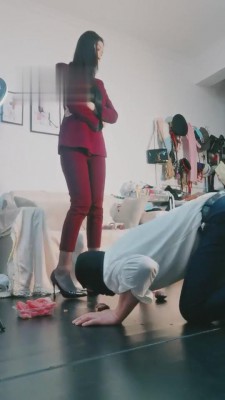 图片[4]_【微希】女Boss艺术训练男下属强迫吃圣水泡面 bf2954_HD绳艺资源