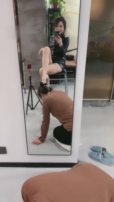 【歌迪丝】三婶下班就在镜子前犯贱 bf3057_HD绳艺资源