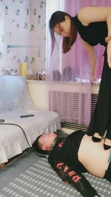 图片[5]_【夜色女S】恋足口水训练全体重踩踏 bf3054_HD绳艺资源