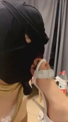 【露露】酒吧精神小妹超羞辱圈养狗 G-210711-15_HD绳艺资源