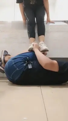 【艳主】运动鞋臭白袜全体重踩踏 G-210714-10_HD绳艺资源