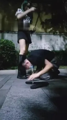 图片[2]_【弯弯小阿姨】深夜人行道遛狗 G-210716-28_HD绳艺资源