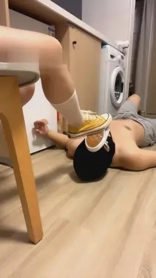 图片[2]_【云云酱】帆布鞋白丝全体重踩踏（2） G-210717-46_HD绳艺资源