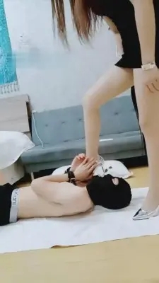 【余香】家具狗-舔丝袜脚坐脸深喉 G-2107026-10_HD绳艺资源