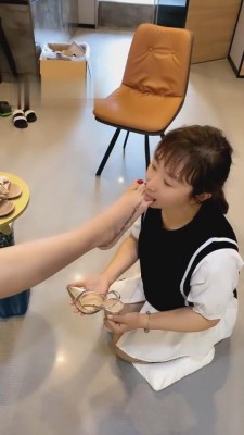 图片[5]_【歌迪丝】囚禁母狗伺候舔脚喂食 G-210731-14_HD绳艺资源