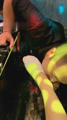 图片[2]_【弯弯小阿姨】KTV暴打贱狗-插吐素人 G-210801-15_HD绳艺资源