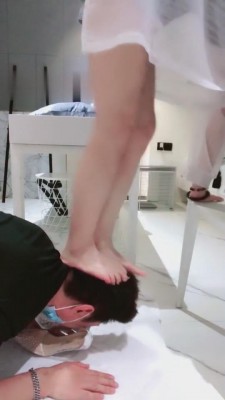 图片[2]_【江门小鱼姐姐】高跟裸足全体重踩踏跺 G-210805-28_HD绳艺资源