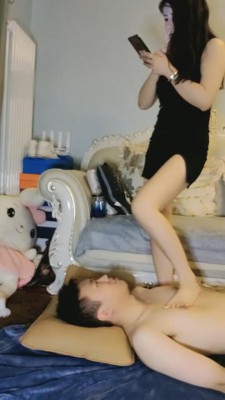 【仙飒】脚深喉全体重踩脸 G-210808-4_HD绳艺资源