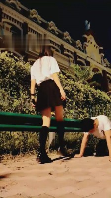 【猫神大人】学生S户外虐待猥琐男 G-210808-15_HD绳艺资源