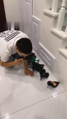 【刘二狗】偷闻女房东高跟鞋被发现后 G-210808-35_HD绳艺资源