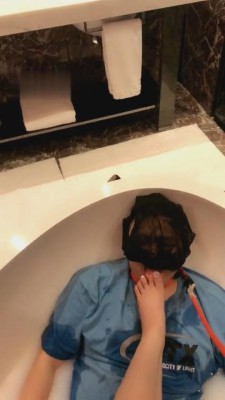 图片[2]_【江门大佬】圈养人形犬浴缸伺候舔脚 bf662_HD绳艺资源