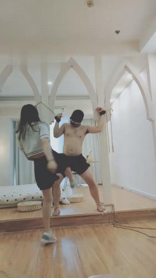 图片[2]_【丫丫啊】吊绑封嘴艺术运动鞋踢裆 G-210831-7_HD绳艺资源