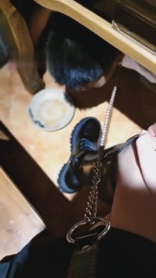 图片[3]_【猫神大人】餐桌脚下给狗喂饭 G-210823-35_HD绳艺资源