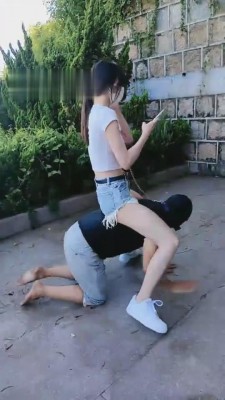 图片[3]_【高难度挑战美学】脏鞋爱好者必看!户外舔脏鞋强迫吃泥巴 bf524_HD绳艺资源