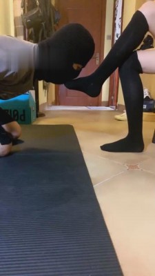 图片[2]_【丞丞】过膝袜小白鞋羞辱奶狗【下】 bf492_HD绳艺资源