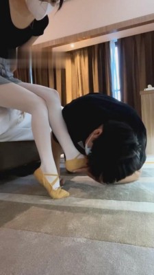 图片[8]_【阿月】舞蹈服首次坐脸/转胯/磕头 bf635_HD绳艺资源