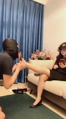 图片[2]_【小仙儿】私奴舔脏鞋底羞辱圣水 G-210827-4_HD绳艺资源