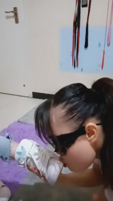 图片[3]_【女慕乐】舌头清理主人鞋底美足 G-210823-3_HD绳艺资源