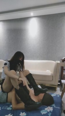 图片[8]_【丫丫啊】运动鞋长靴全体重踩踏 JS180909_HD绳艺资源