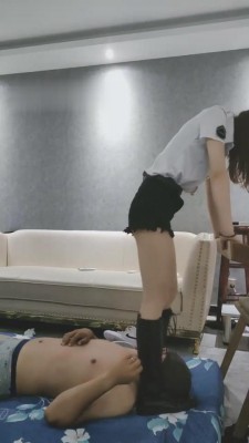 图片[10]_【丫丫啊】运动鞋长靴全体重踩踏 JS180909_HD绳艺资源