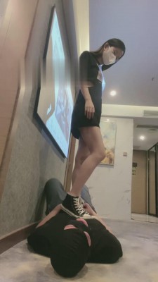 图片[4]_【漫漫】全体重踩狗奴 bf15430_HD绳艺资源