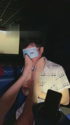 图片[2]_【樱木花椒】伺候主人看电影 bf15441_HD绳艺资源