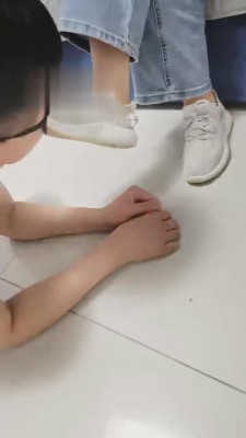 图片[2]_【文文文】开发03年素人小姐姐舔鞋 bf15723_HD绳艺资源