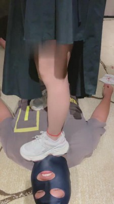 图片[3]_【骨精精】运动鞋+裸足全体重踩踏 bf15829_HD绳艺资源