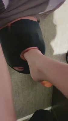 图片[6]_【骨精精】运动鞋+裸足全体重踩踏 bf15829_HD绳艺资源