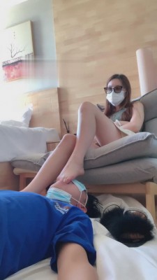 【樱田妮妮】御姐网红脚踩狗脸 bf15914_HD绳艺资源