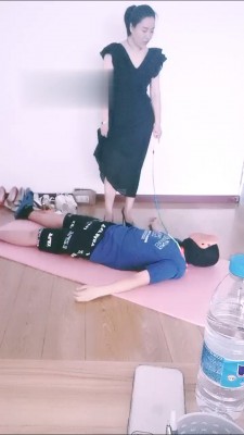 图片[9]_【紫晗】骑马转胯羞辱圈养狗  JS20220702_HD绳艺资源