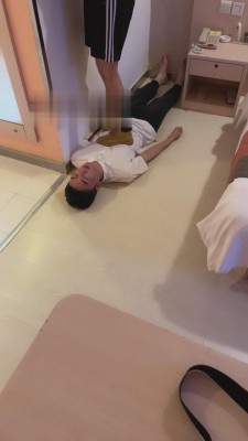 图片[4]_【于努力】素人马丁靴踩狗奴 bf16024_HD绳艺资源