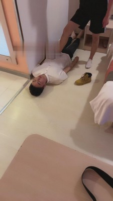 图片[7]_【于努力】素人马丁靴踩狗奴 bf16024_HD绳艺资源