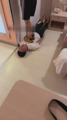 图片[8]_【于努力】素人马丁靴踩狗奴 bf16024_HD绳艺资源