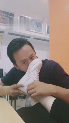 【小贱mt】舔同事的脏鞋臭袜 bf16146_HD绳艺资源