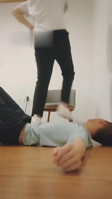 【雷大哥】全体重踩踏+喂食 bf16123_HD绳艺资源