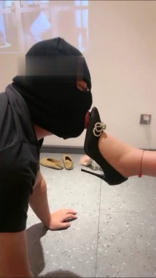 【璐主S】舔脚/舔鞋/耳光/吃烟灰/脚喂食 bf16351_HD绳艺资源