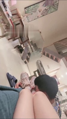 【强抚】男友闻原味臭袜臭脚 bf16585_HD绳艺资源