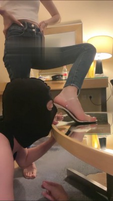 图片[2]_【筱月】超美车模近距离踩狗舌头 bf16617_HD绳艺资源