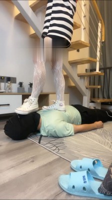 图片[2]_【云云酱】萝莉主白丝全体重踩踏 bf16640_HD绳艺资源