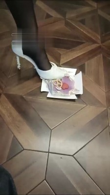 【沐阳大小姐】踩踏喂食狗奴专场 bf16744_HD绳艺资源