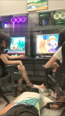 【精神小妹】电脑桌下艺术蹂躏 bf16777_HD绳艺资源