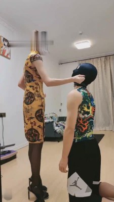 【高难度挑战美学】旗袍女主高难度挑战打肌肉男/踩踏呕吐物 bf16809_HD绳艺资源