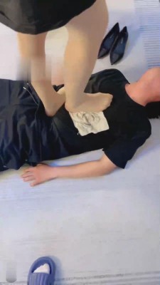 图片[3]_【冷凝大大】女老板高跟踢打虐下属 bf13861_HD绳艺资源