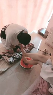 图片[9]_【桃之夭夭】深喉-西瓜混合圣水洗脚水喂食 bf13928_HD绳艺资源